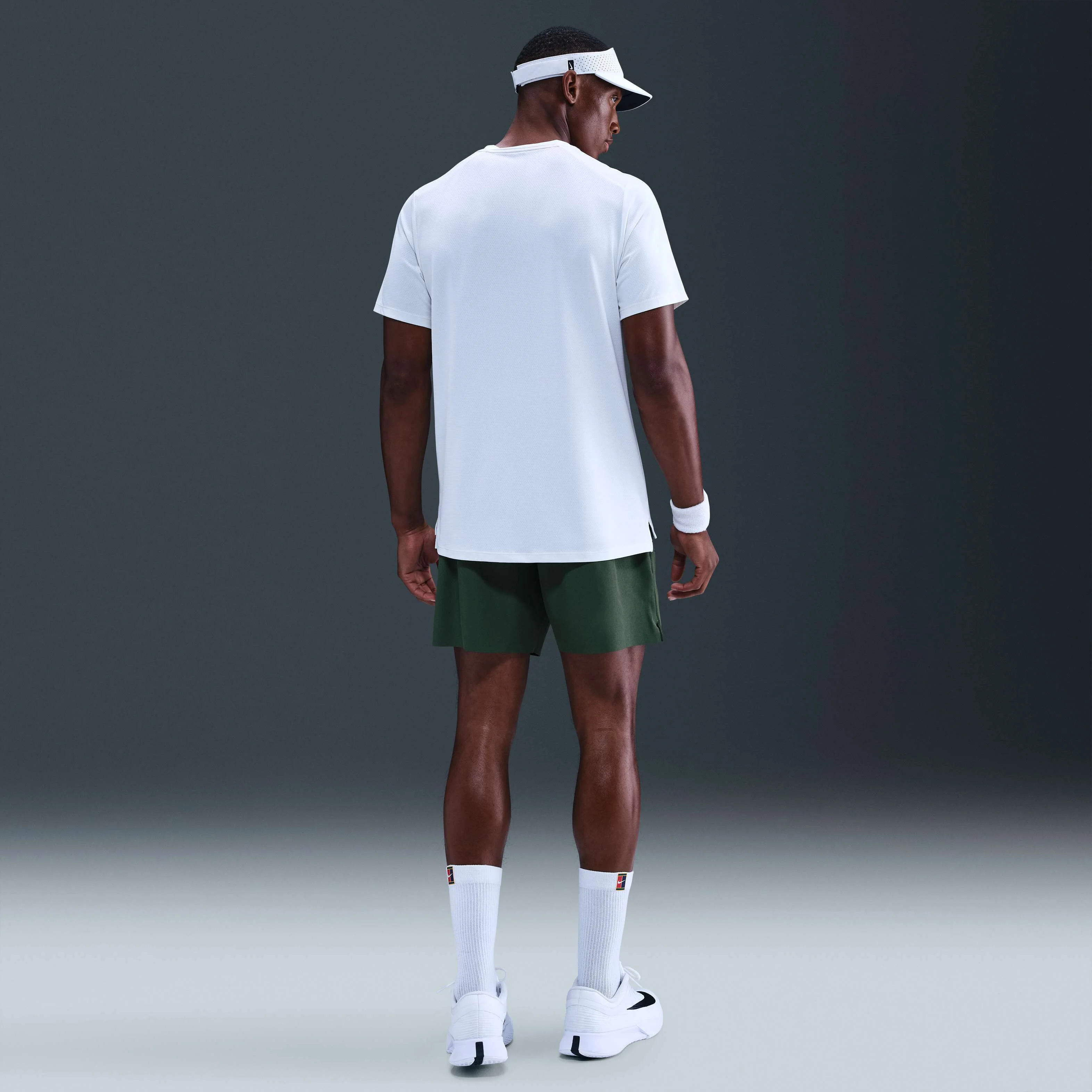 شورت تنیس مردانه نایکی کورت ادونتیج Dri-FIT با قد تقریبی 15 سانتی متر