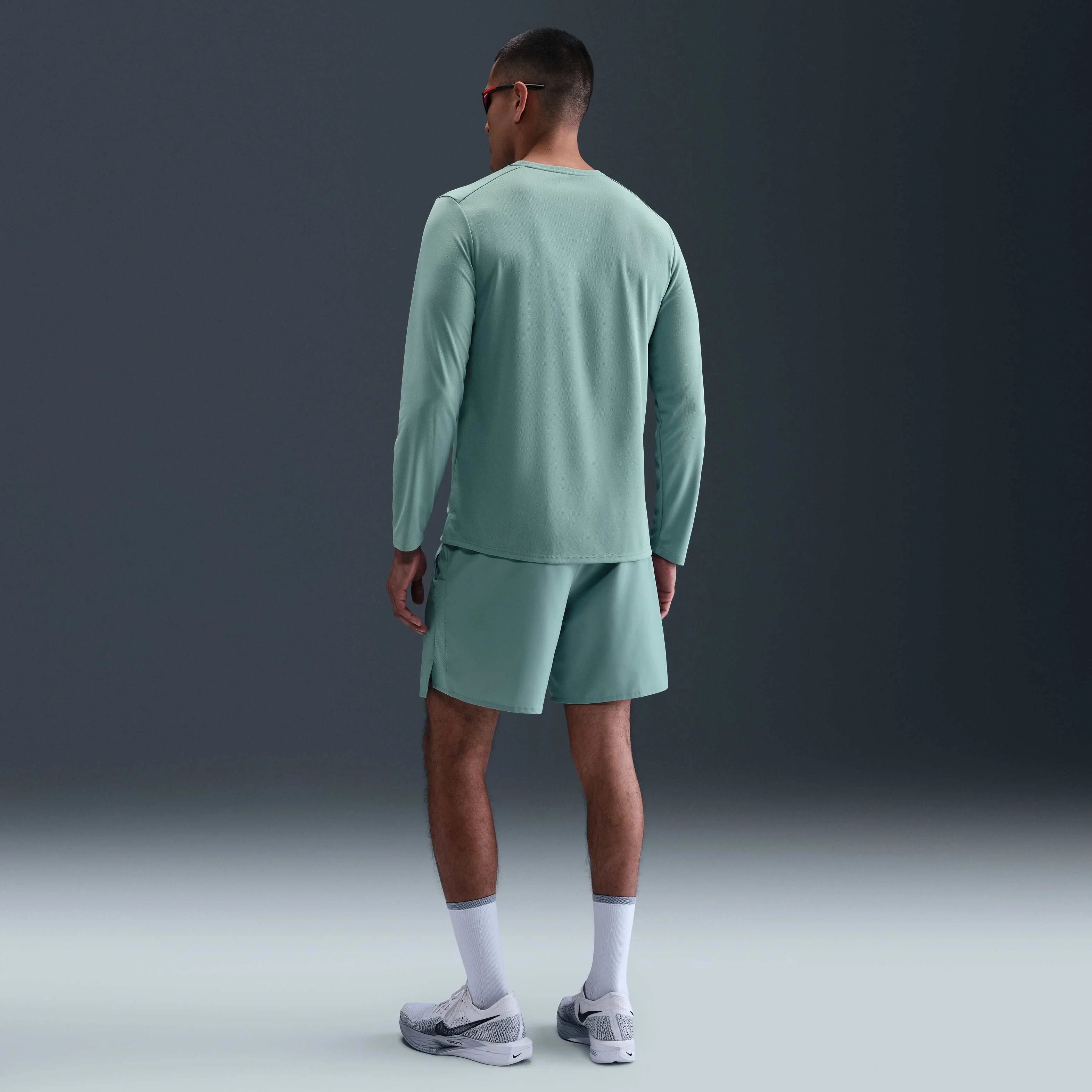 شلوارک ورزشی مردانه نایکی چلنجر Dri-FIT با طول تقریبی 18 سانتی متر شلوارک ورزشی مردانه نایکی چلنجر Dri-FIT با طول تقریبی 18 سانتی متر