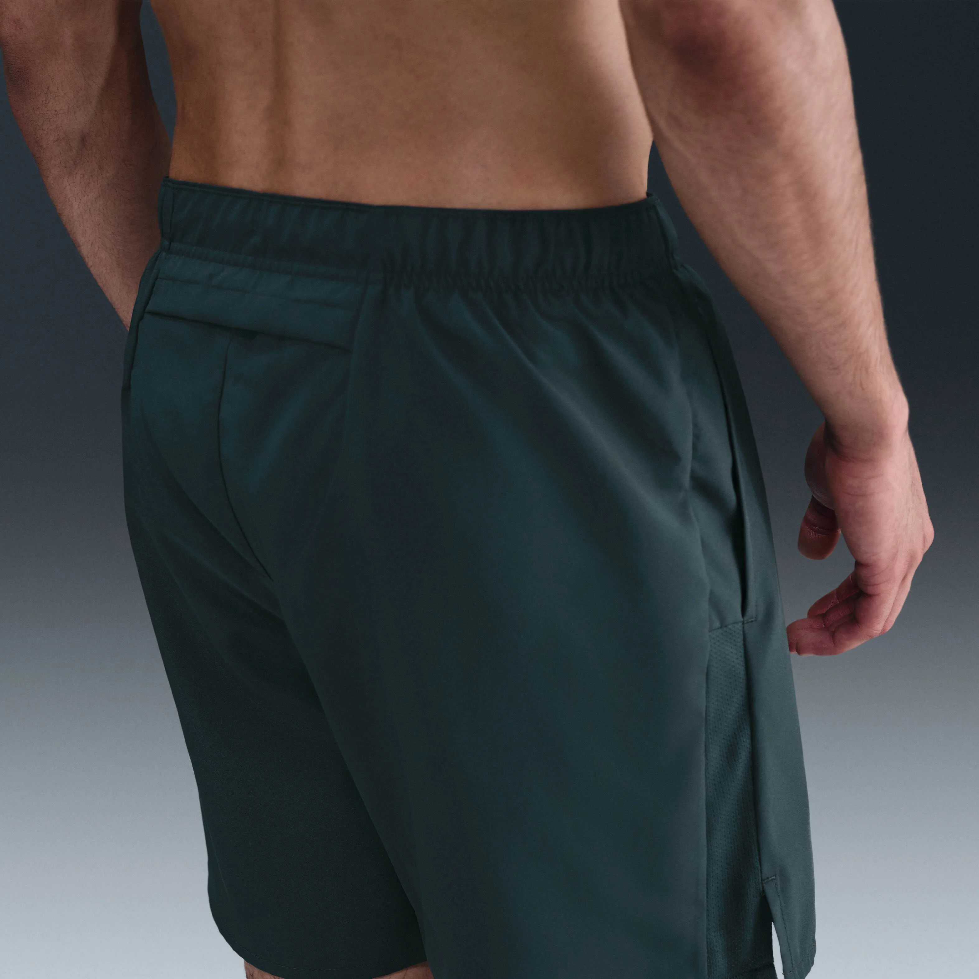 شورت ورزشی مردانه نایکی چلنجر Dri-FIT با طول تقریبی 18 سانتی متر و آستر داخلی