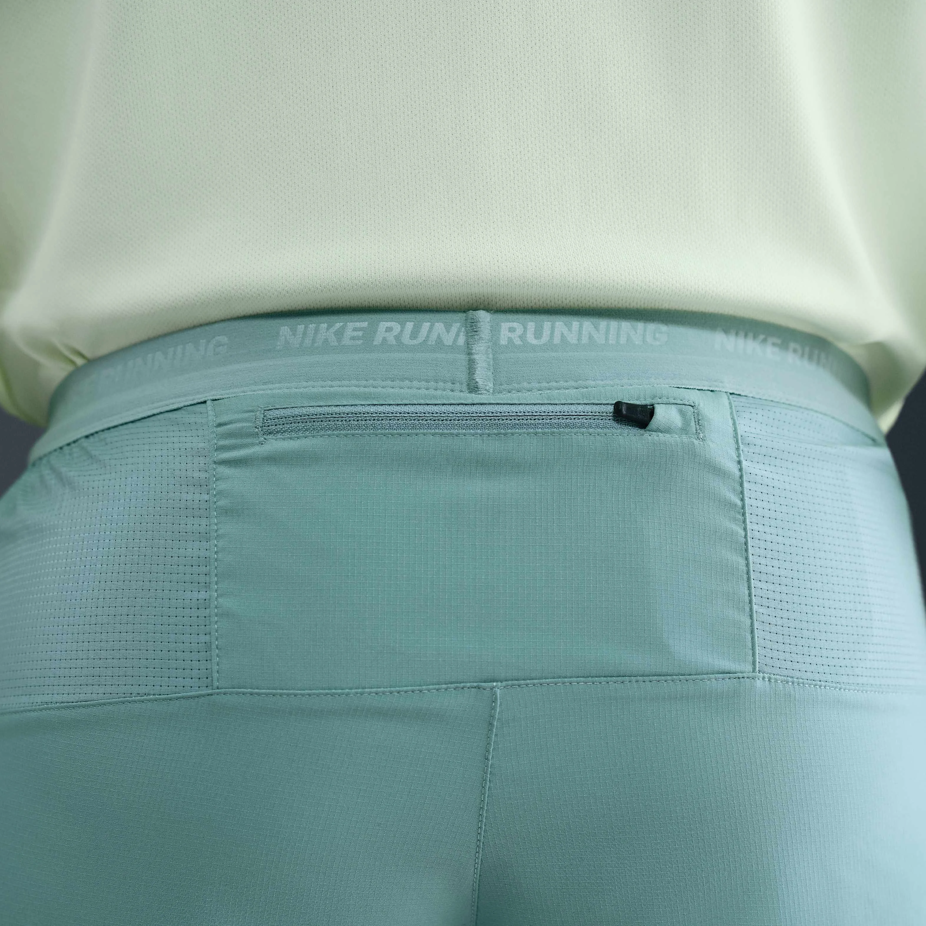 شورت ورزشی مردانه نایکی استراید Dri-FIT 18 سانتی متری (تقریبی) 2 در 1 مخصوص دویدن