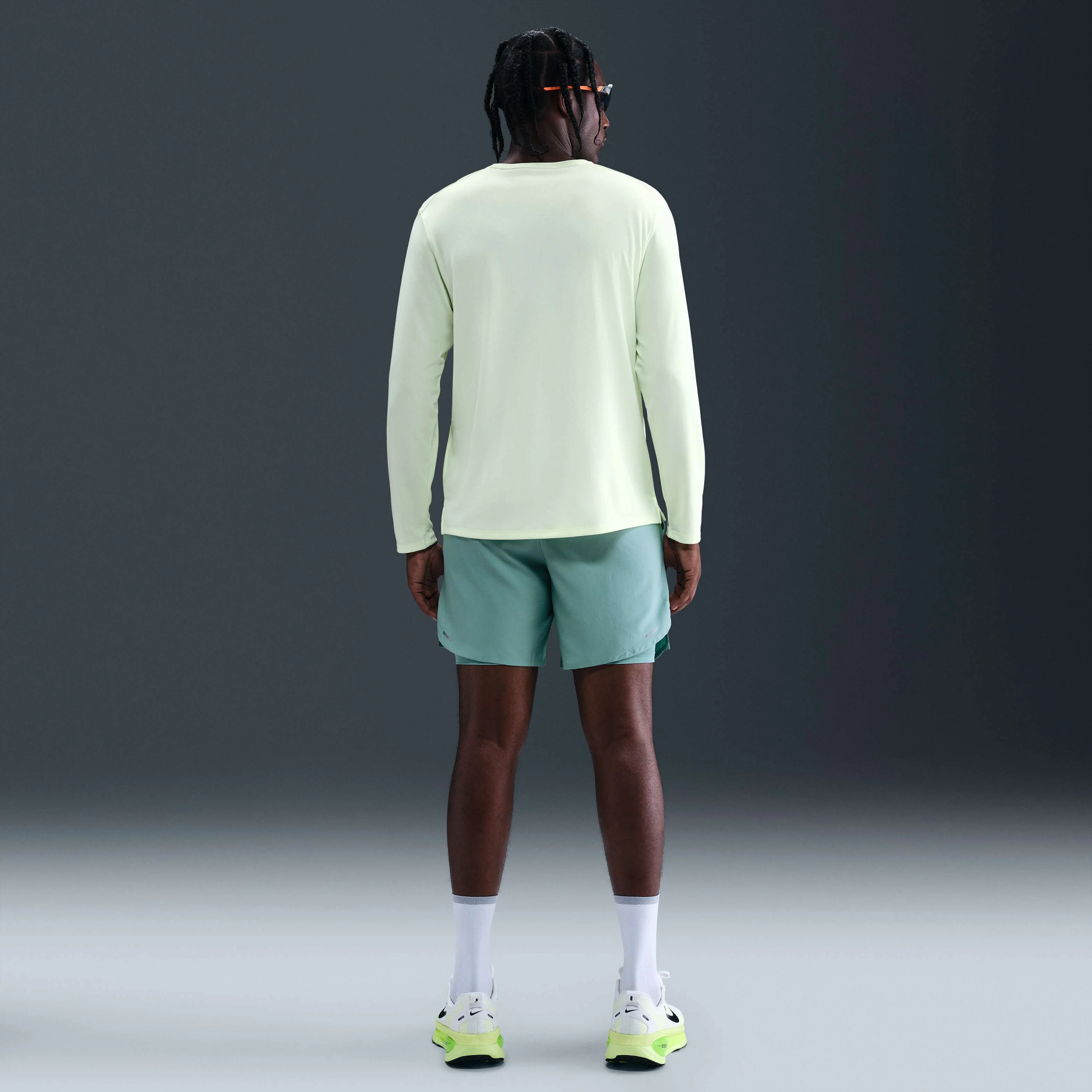 شورت ورزشی مردانه نایکی استراید Dri-FIT 18 سانتی متری (تقریبی) 2 در 1 مخصوص دویدن