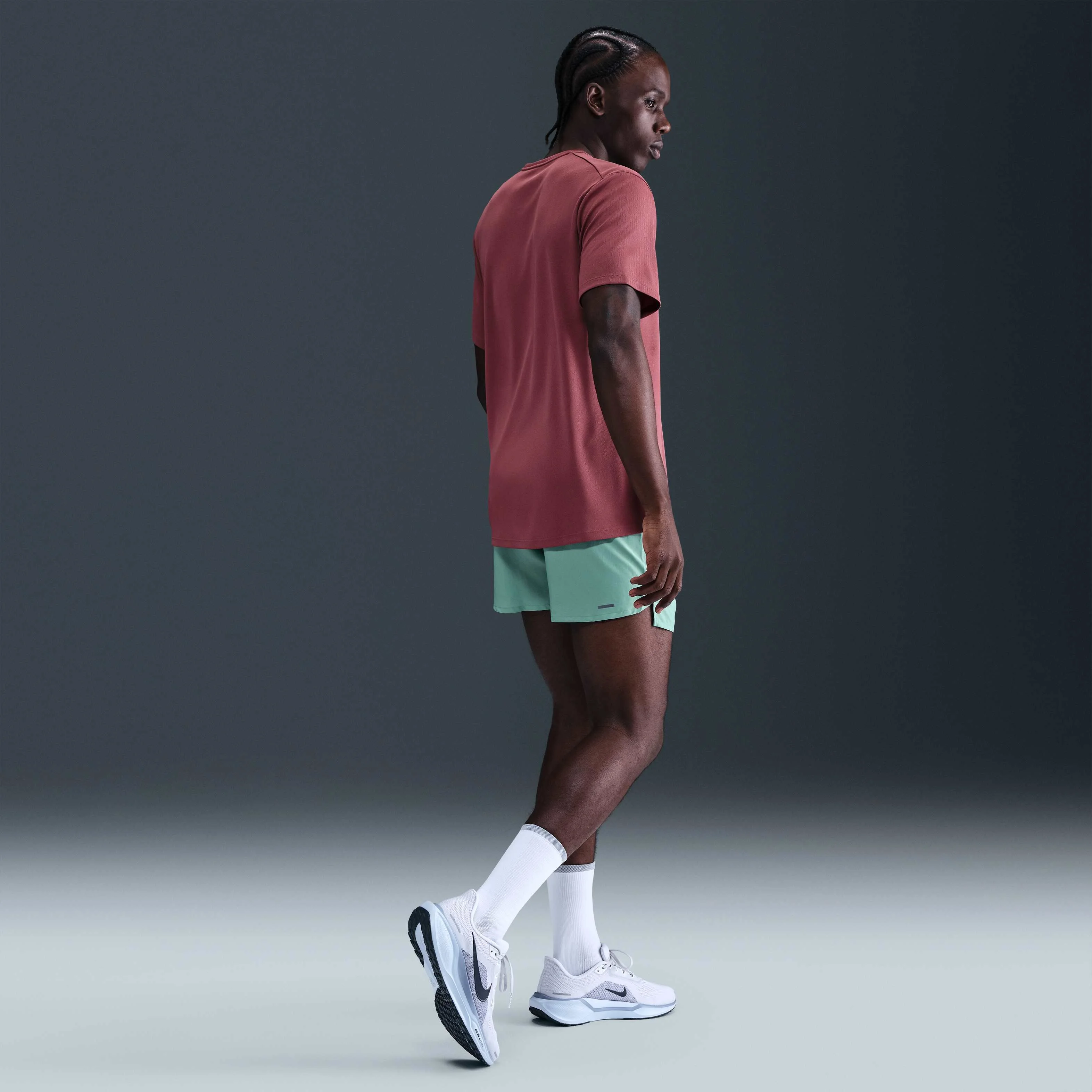 شورت ورزشی مردانه نایکی استراید Dri-FIT با طول تقریبی 13 سانتی متر و آستر