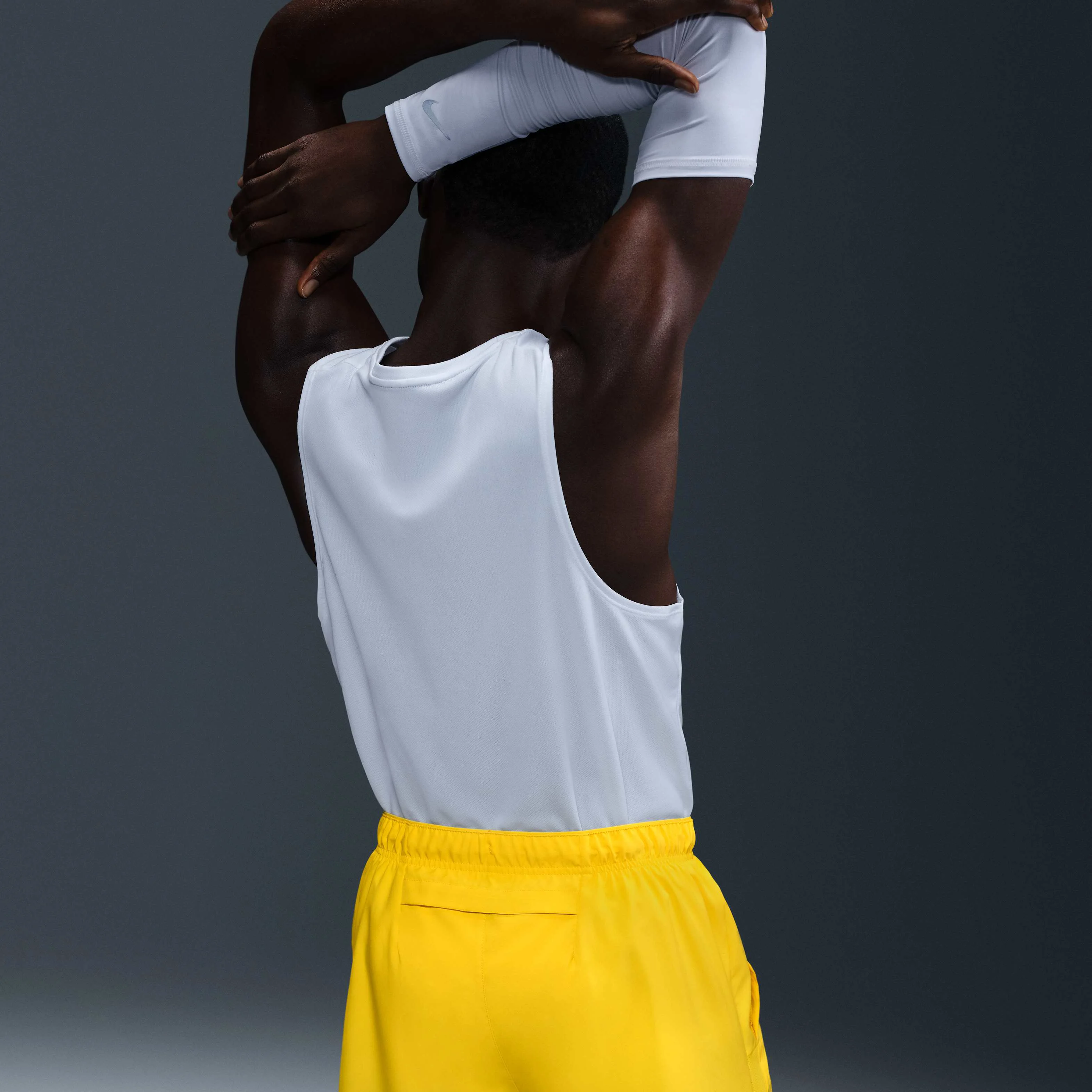 شورت ورزشی مردانه نایکی چلنجر ران انرژی Dri-FIT با قد تقریبی ۱۸ سانتی‌متر - بدون آستر