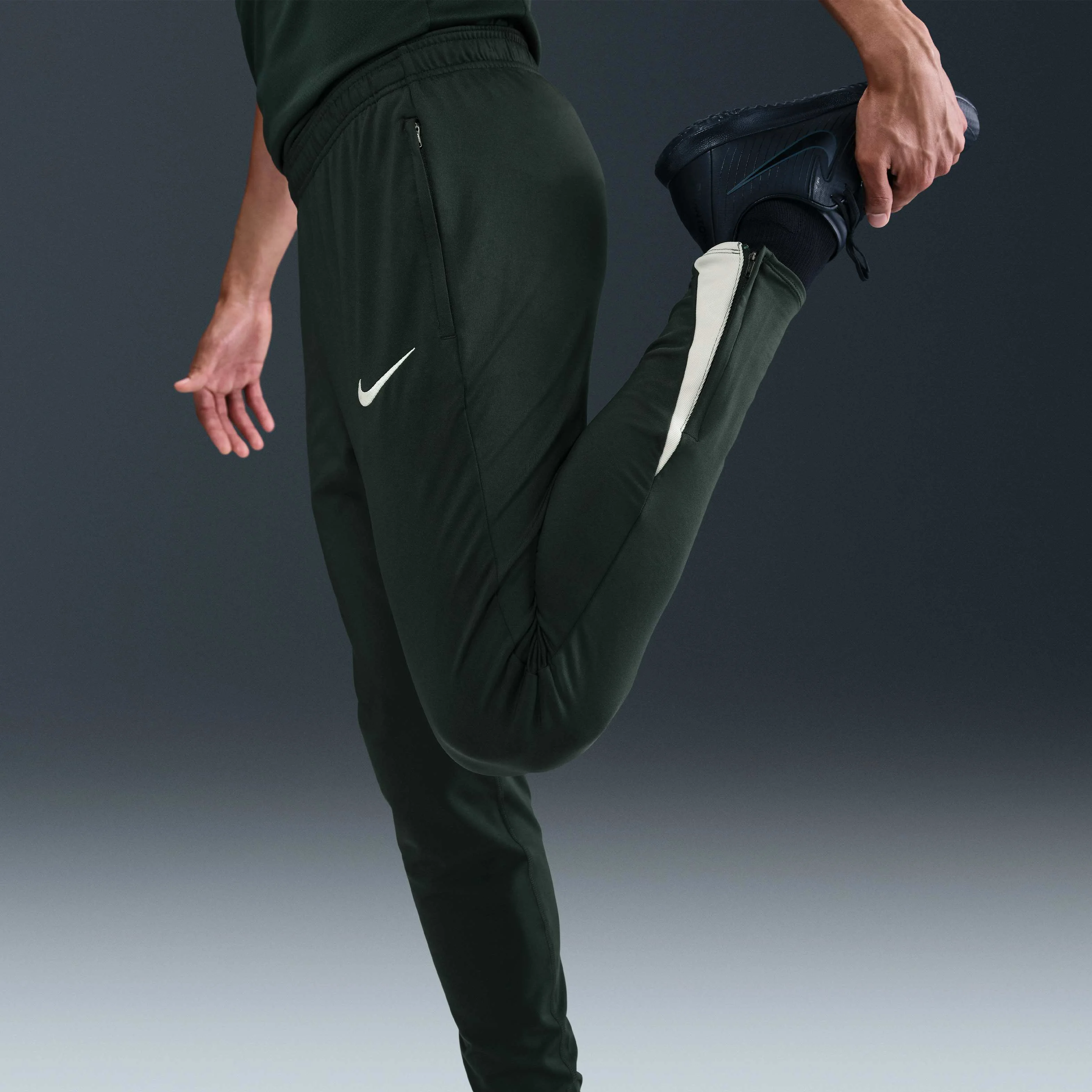 شلوار بافتنی مردانه نایکی درای-فیت فوتبال چلسی اف.سی. استرایک