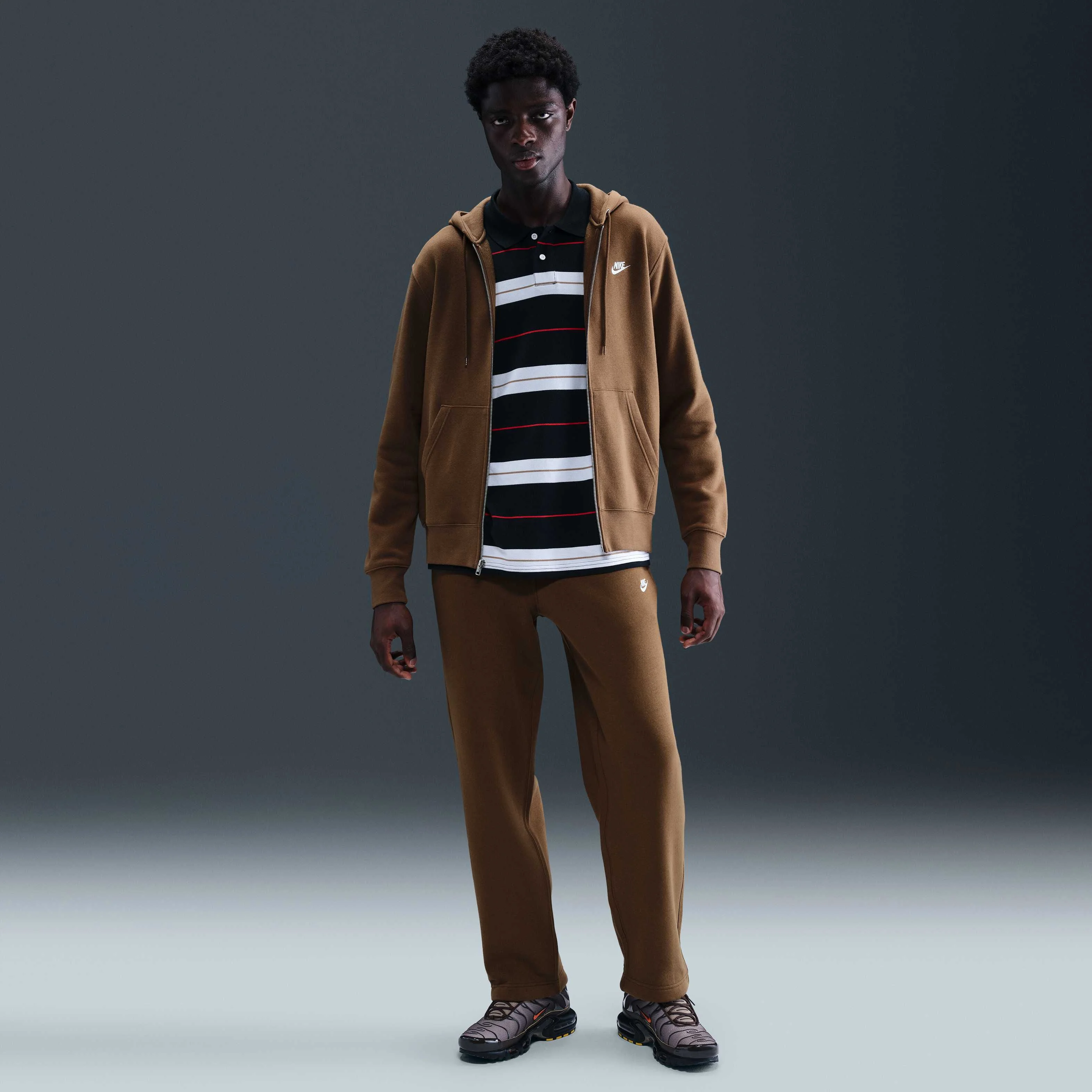 شلوار ورزشی مردانه نایک Sportswear Club از جنس پشم گوسفند با بند کشی