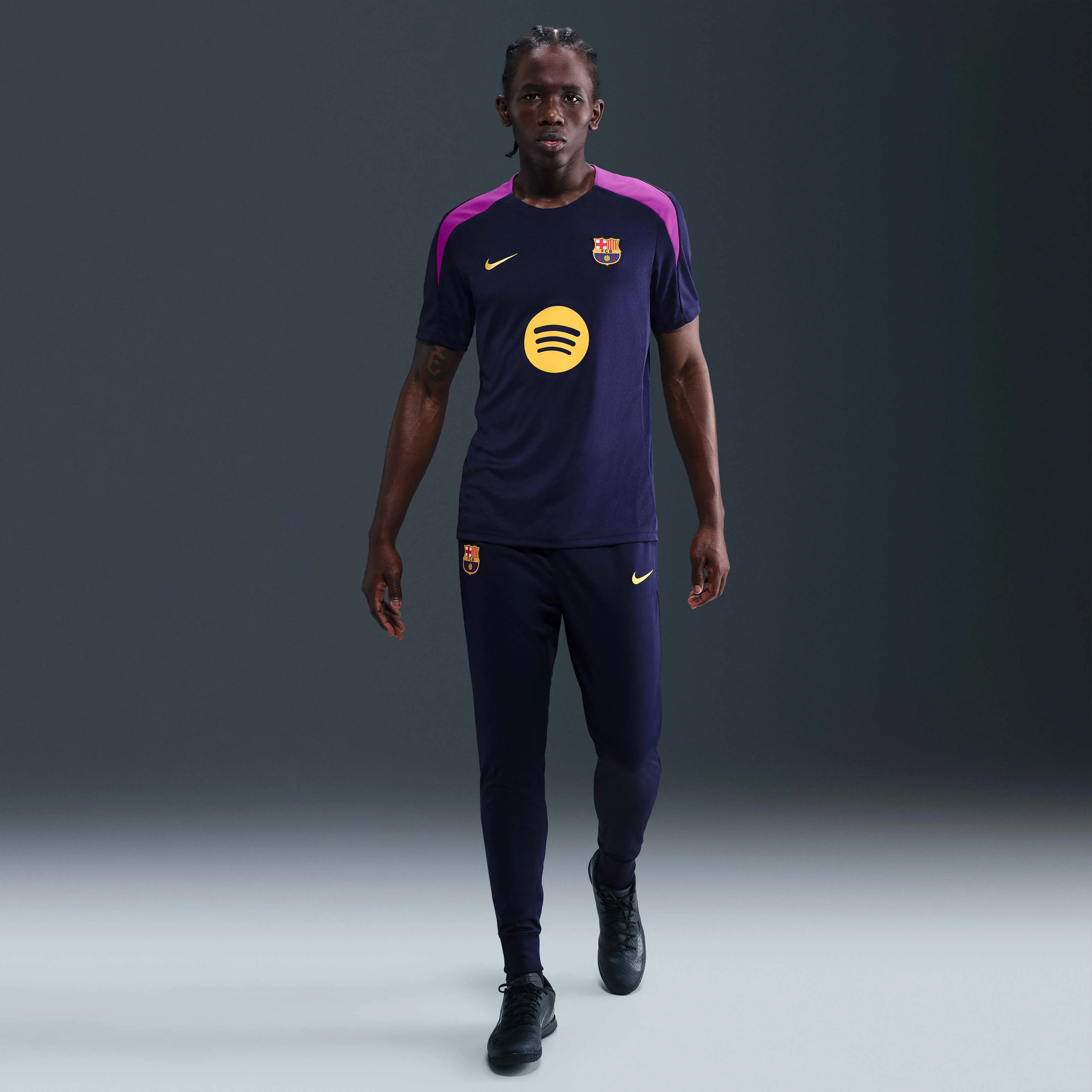 شلوار ورزشی بافتنی مردانه نایکی درای-فیت استرایک باشگاه فوتبال بارسلونا