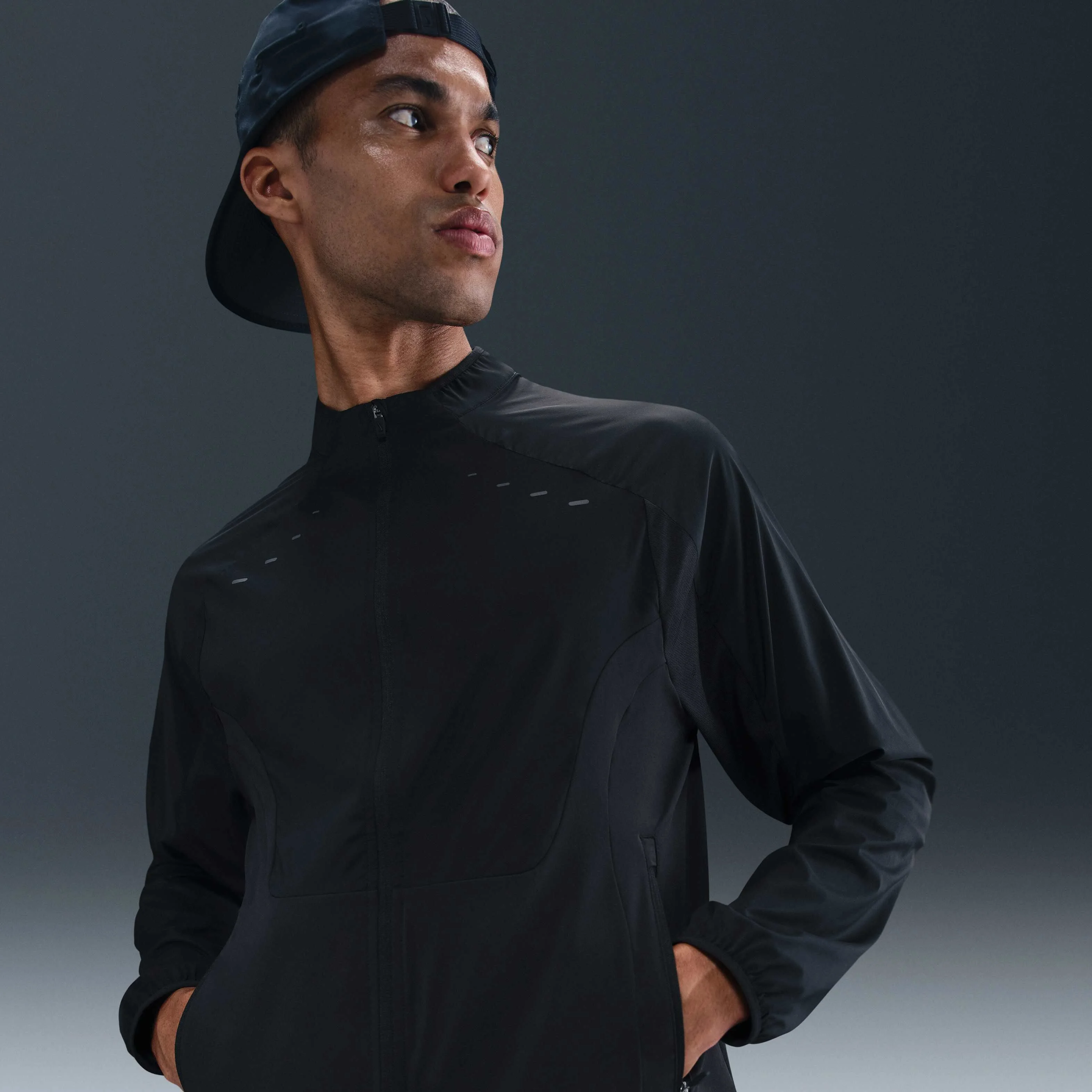 ژاکت ورزشی سبک وزن مردانه نایک ران - مشکی ژاکت ورزشی سبک وزن مردانه نایک ران - مشکی