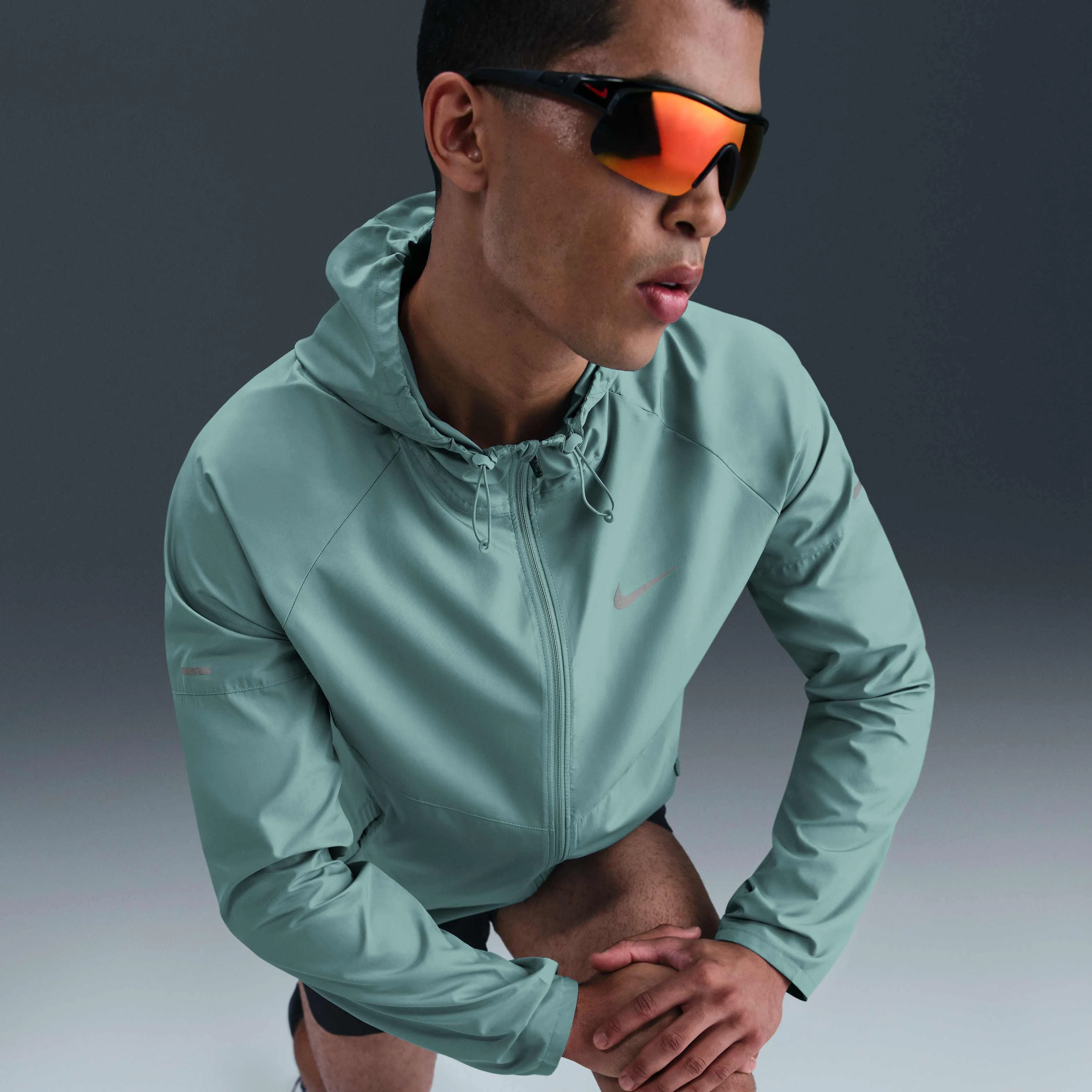 ژاکت ورزشی مردانه نایکی مدل Miler Repel مناسب دویدن