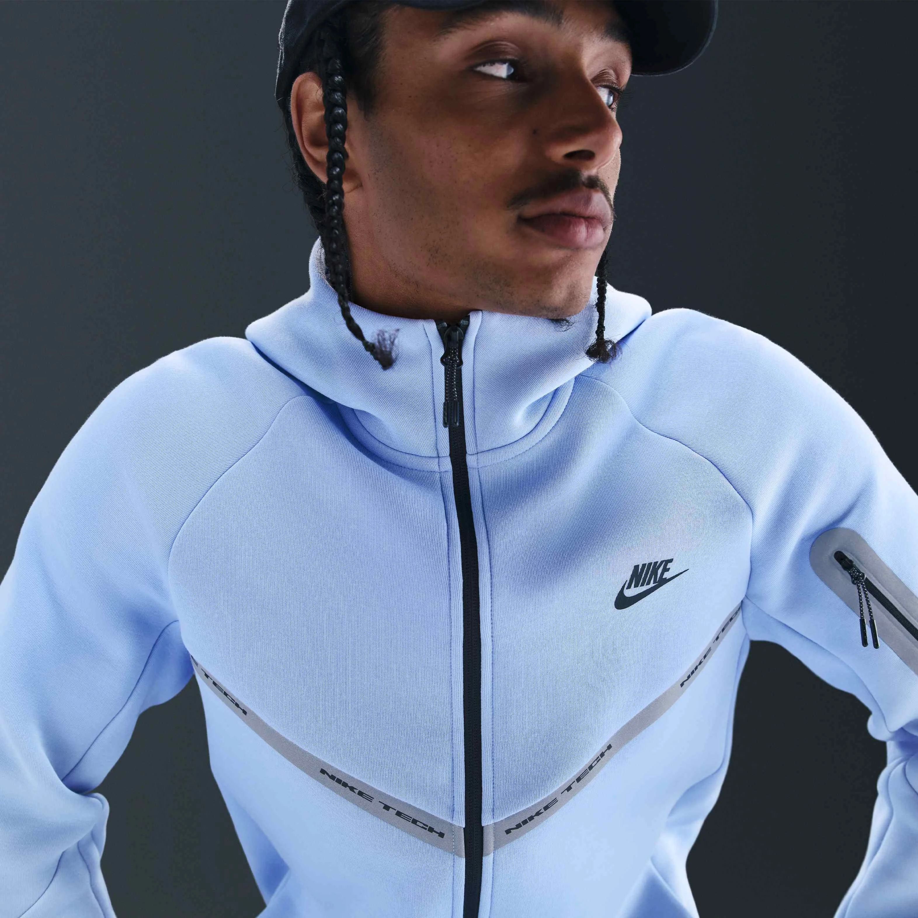 ژاکت پشمی مردانه نایک Tech مدل Windrunner با زیپ کامل و جزئیات طراحی بازتابنده - آلومینیومی/مشکی