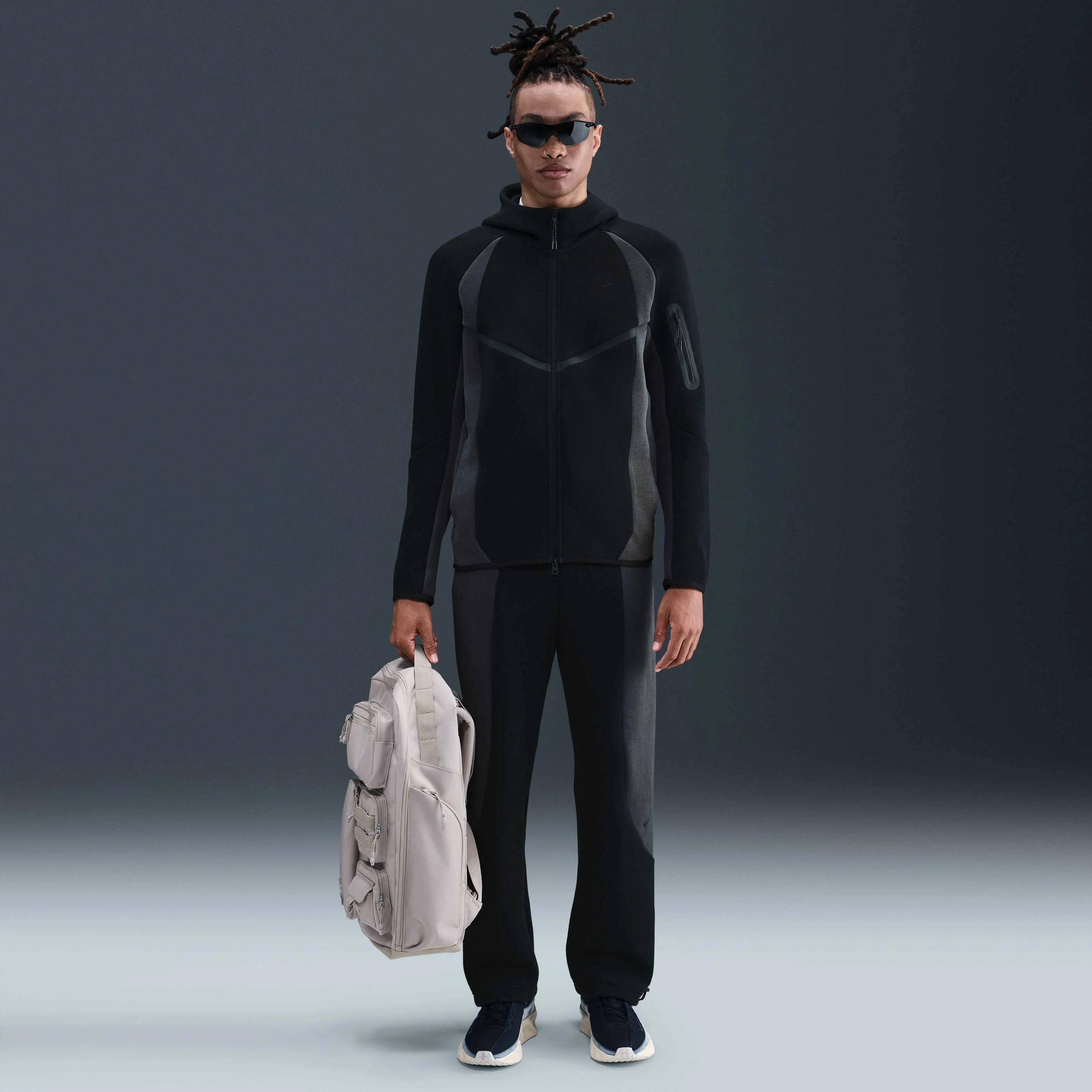 ژاکت ورزشی مردانه نایکی Tech مدل Windrunner با زیپ کامل و طرح رنگی