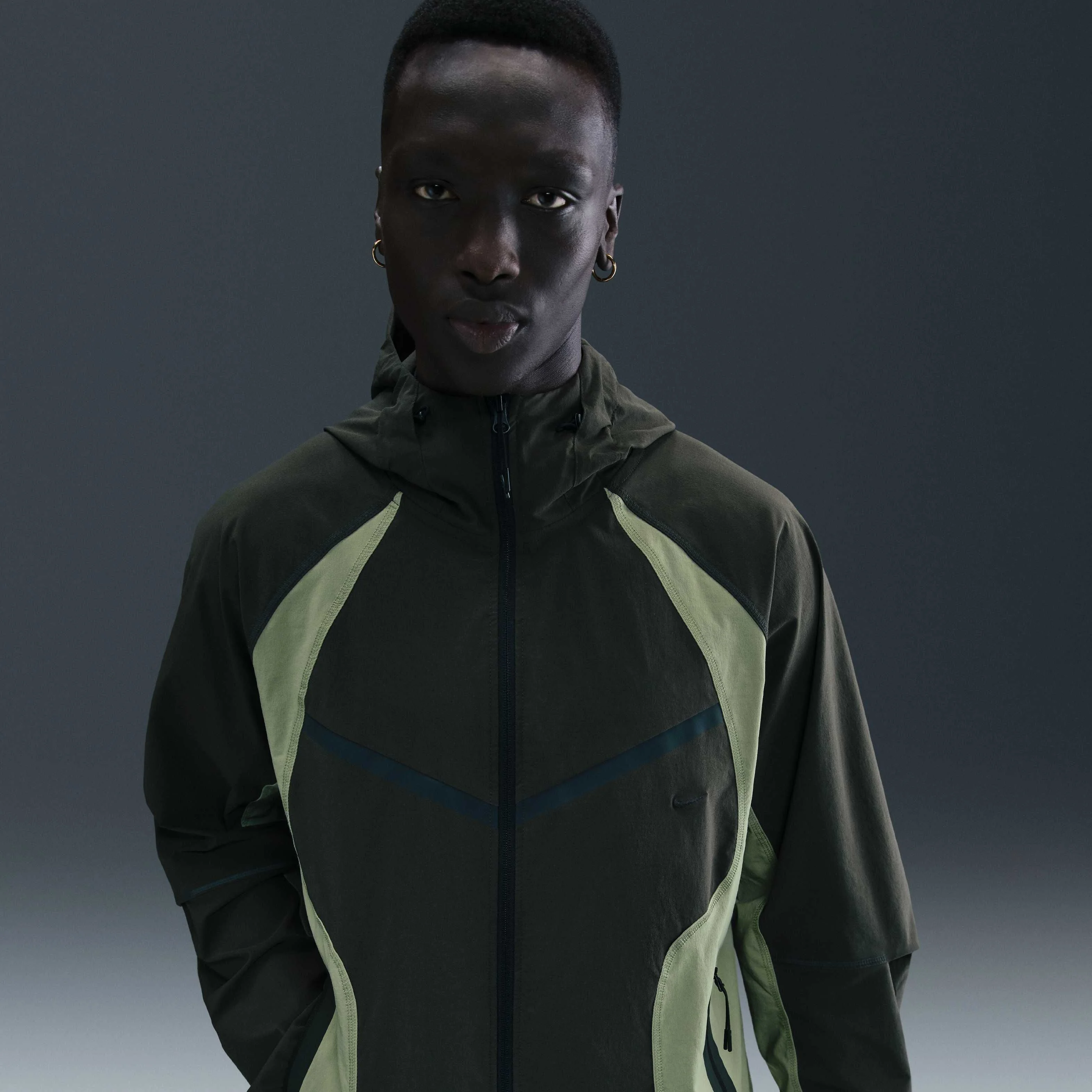 ژاکت ورزشی مردانه نایکی Tech Dri-FIT با طرح رنگی و مدل Windrunner