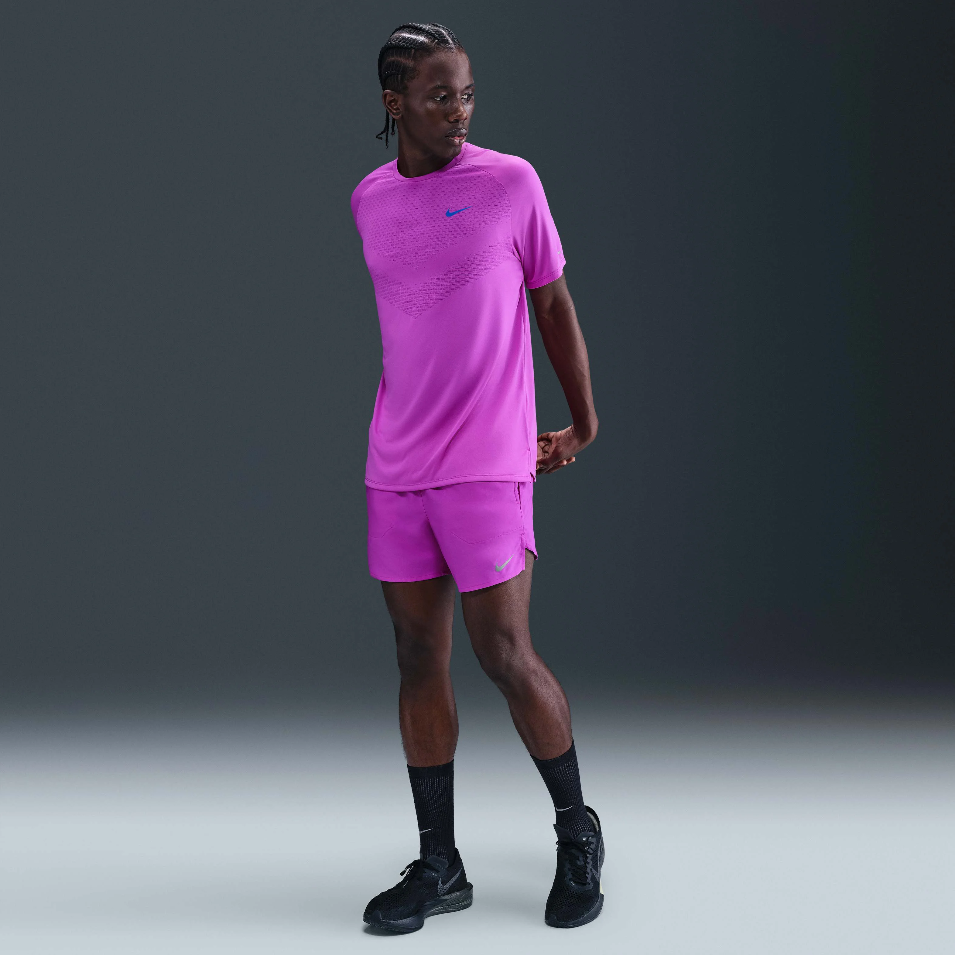 تاپ آستین کوتاه مردانه نایکی استراید Dri-FIT ADV مناسب دویدن تاپ آستین کوتاه مردانه نایکی استراید Dri-FIT ADV مناسب دویدن