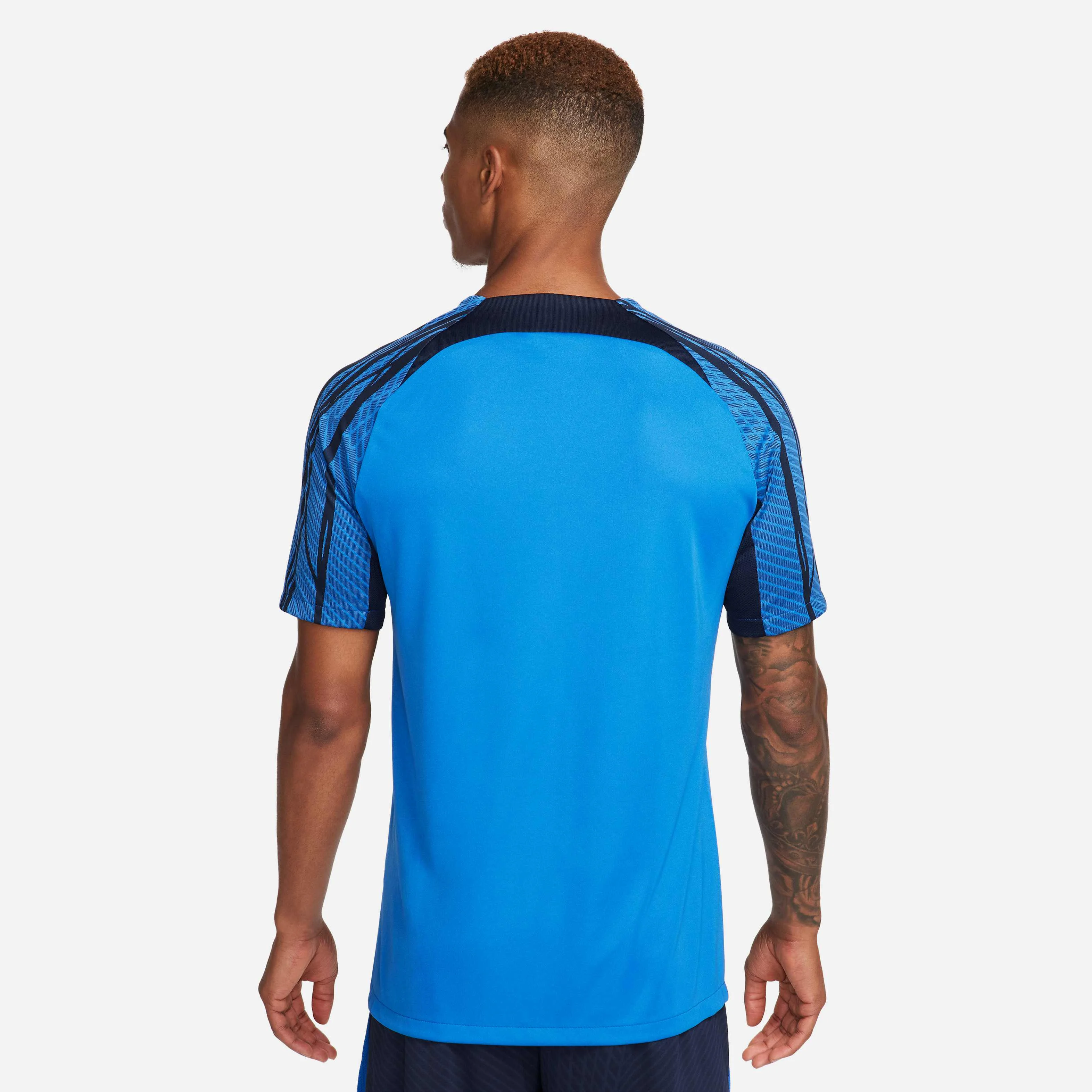 تی شرت آستین کوتاه مردانه نایکی Dri-FIT Strike (موجودی) تی شرت آستین کوتاه مردانه نایکی Dri-FIT Strike (موجودی)