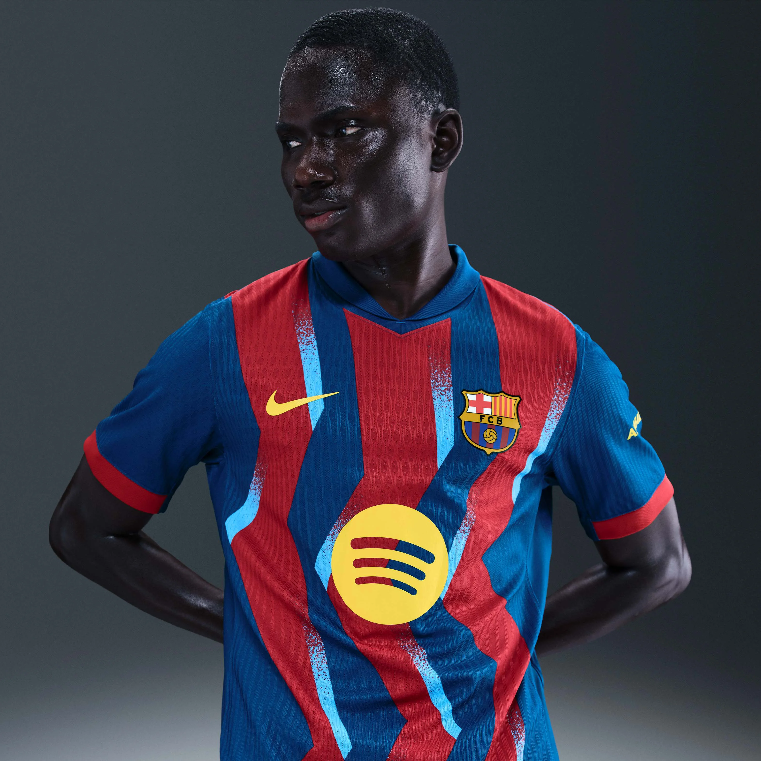 پیراهن معتبر مسابقه فوتبال مردانه نایک Dri-FIT ADV بارسلونا 2025/26 - آبی باشگاه/آبی باشگاه/قرمز سالسا/زرد اپتی