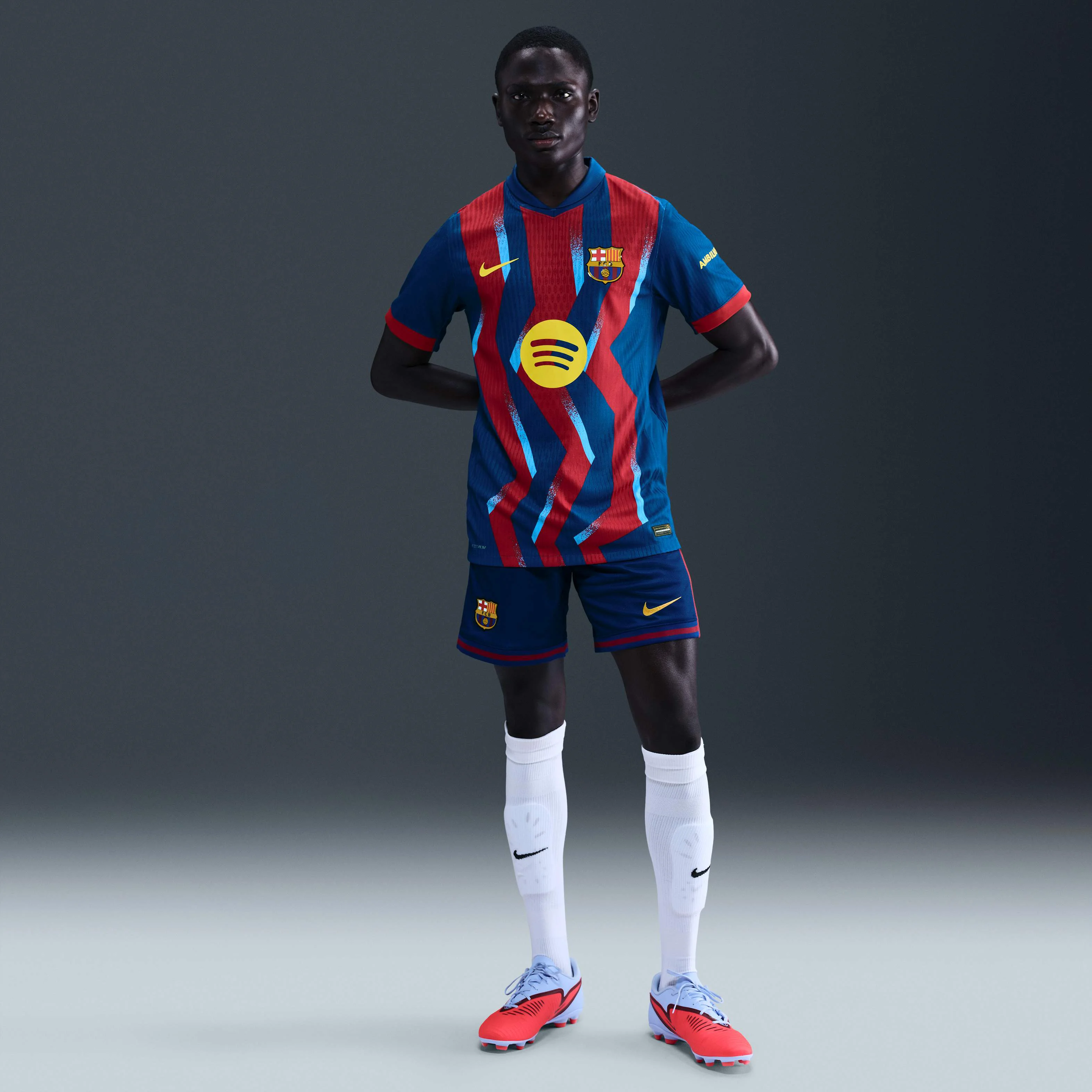 پیراهن معتبر مسابقه فوتبال مردانه نایک Dri-FIT ADV بارسلونا 2025/26 - آبی باشگاه/آبی باشگاه/قرمز سالسا/زرد اپتی