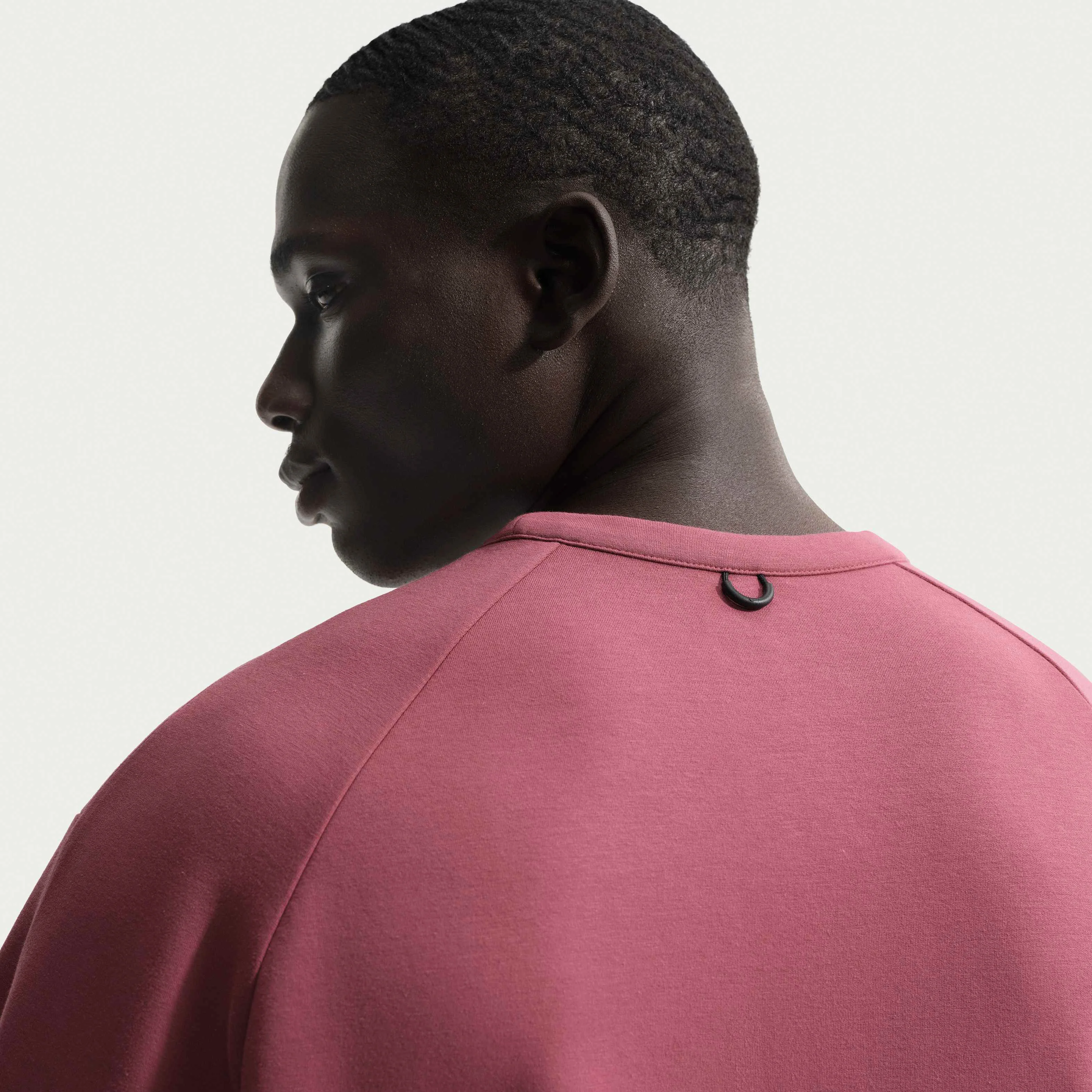 تی‌شرت آستین‌کوتاه مردانه نایکی مدل Dri-FIT 24.7 ImpossiblySoft - صورتی دودی/سنگ روشن