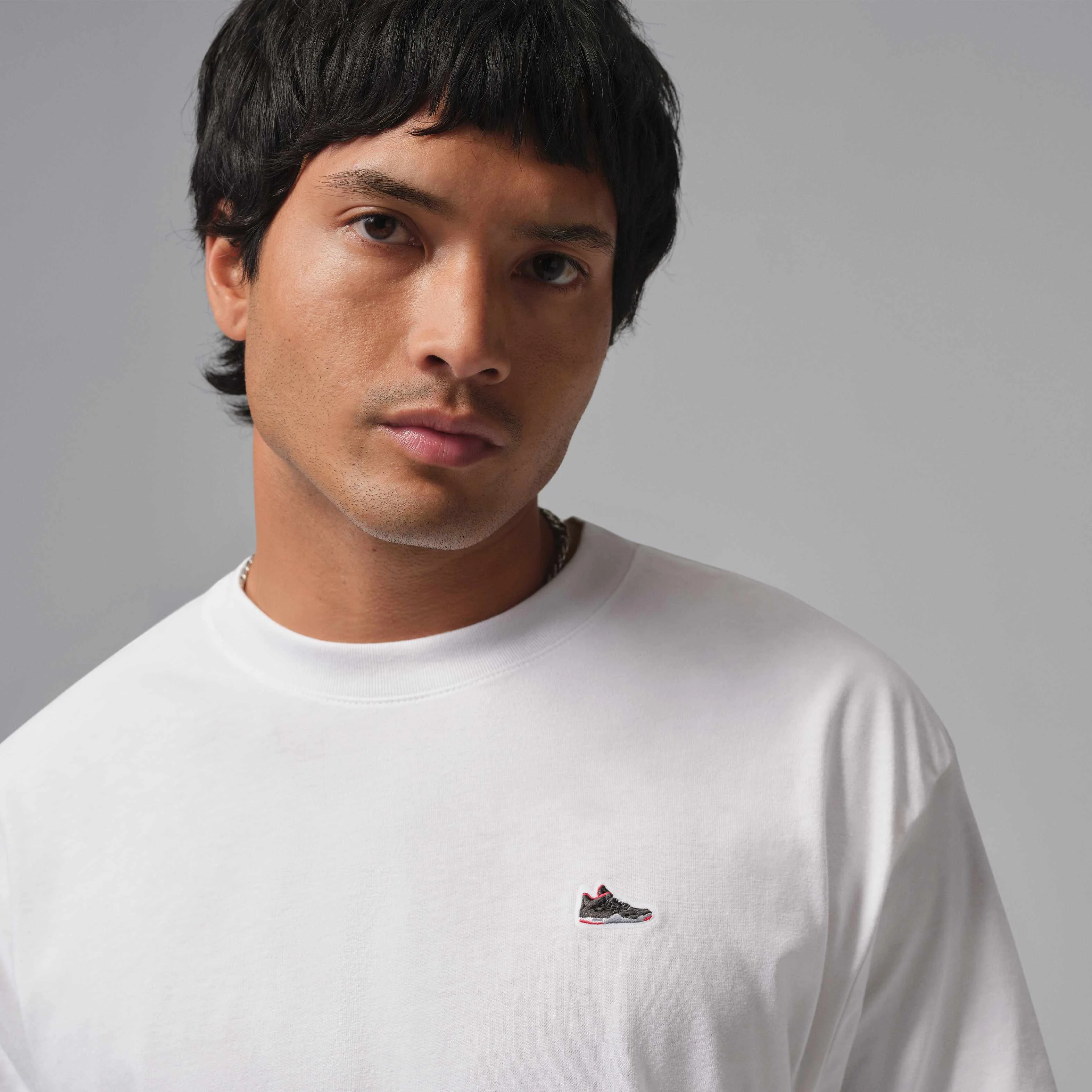 تی شرت مردانه جردن با طرح وصله کفش ورزشی