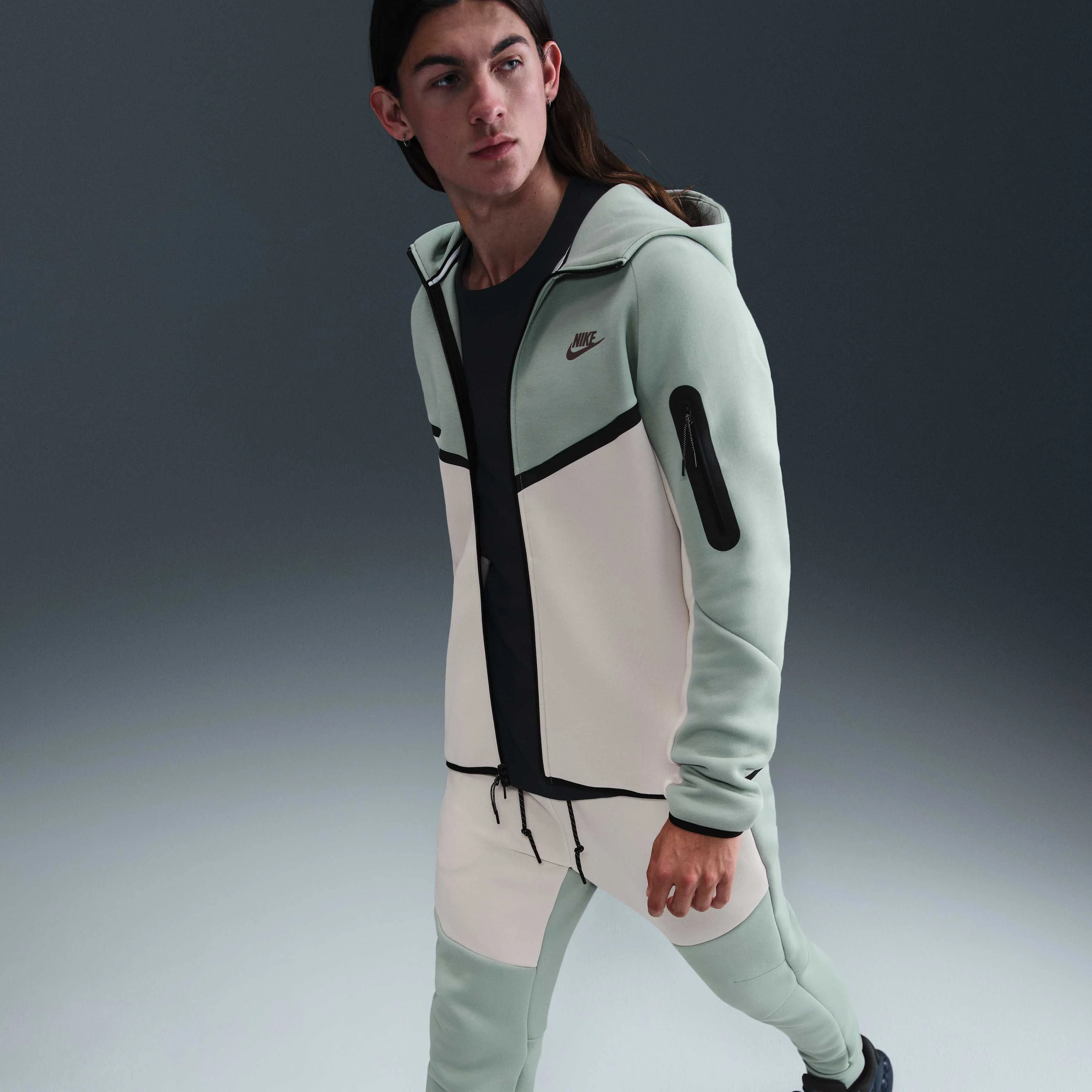 ژاکت پشمی مردانه نایک Tech Windrunner زیپ کامل