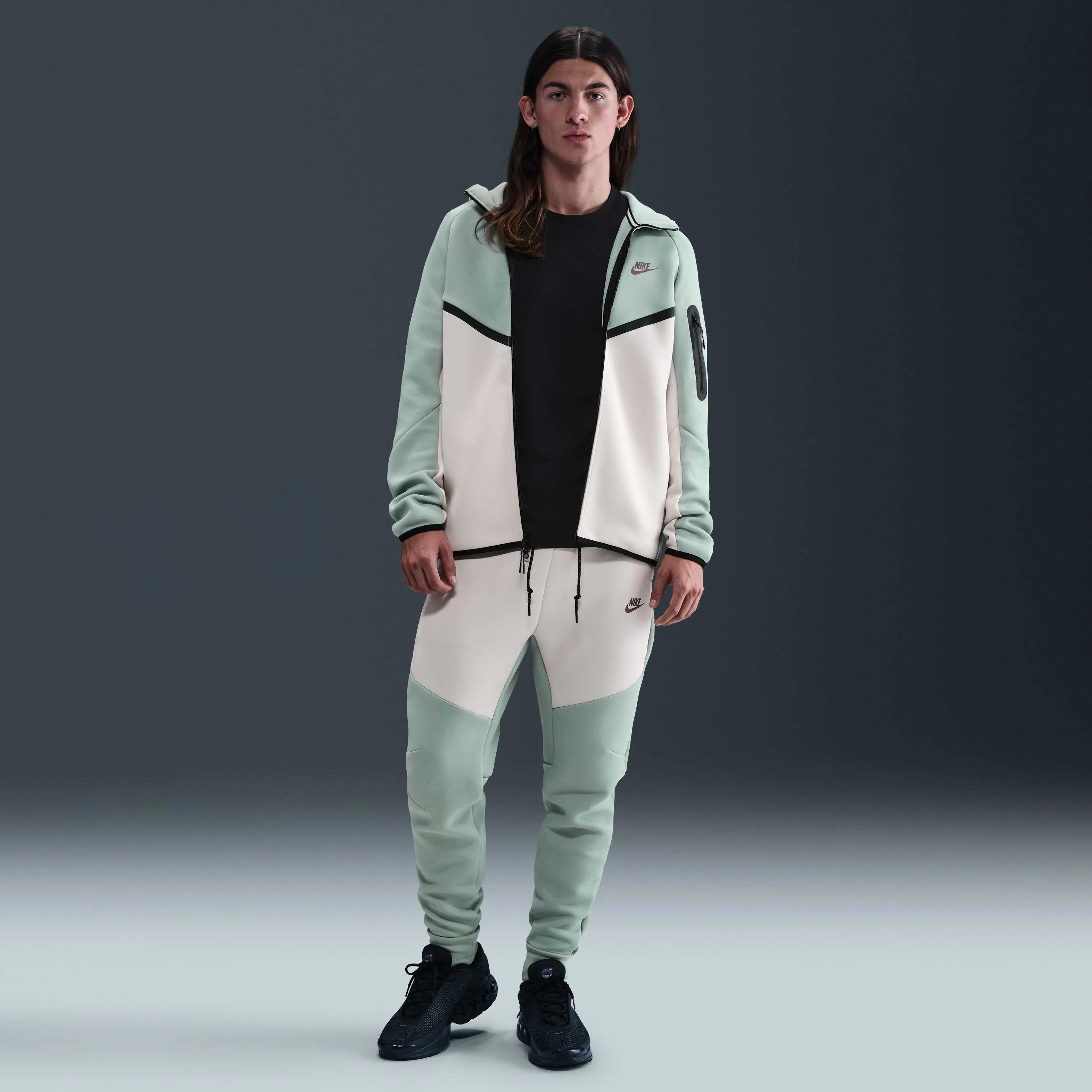 ژاکت پشمی مردانه نایک Tech Windrunner زیپ کامل