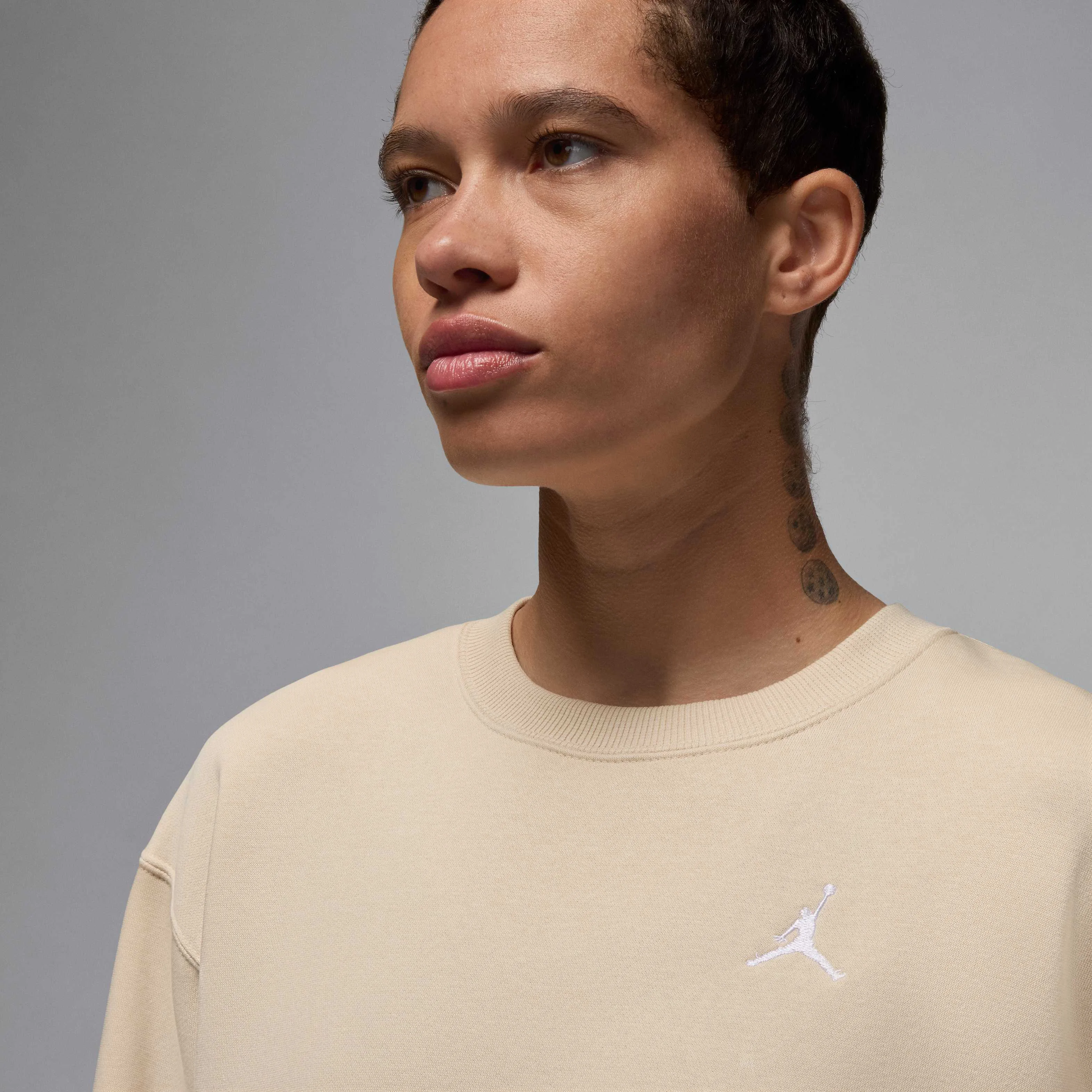 سویشرت زنانه یقه گرد پشمی جردن بروکلین سویشرت زنانه یقه گرد پشمی جردن بروکلین