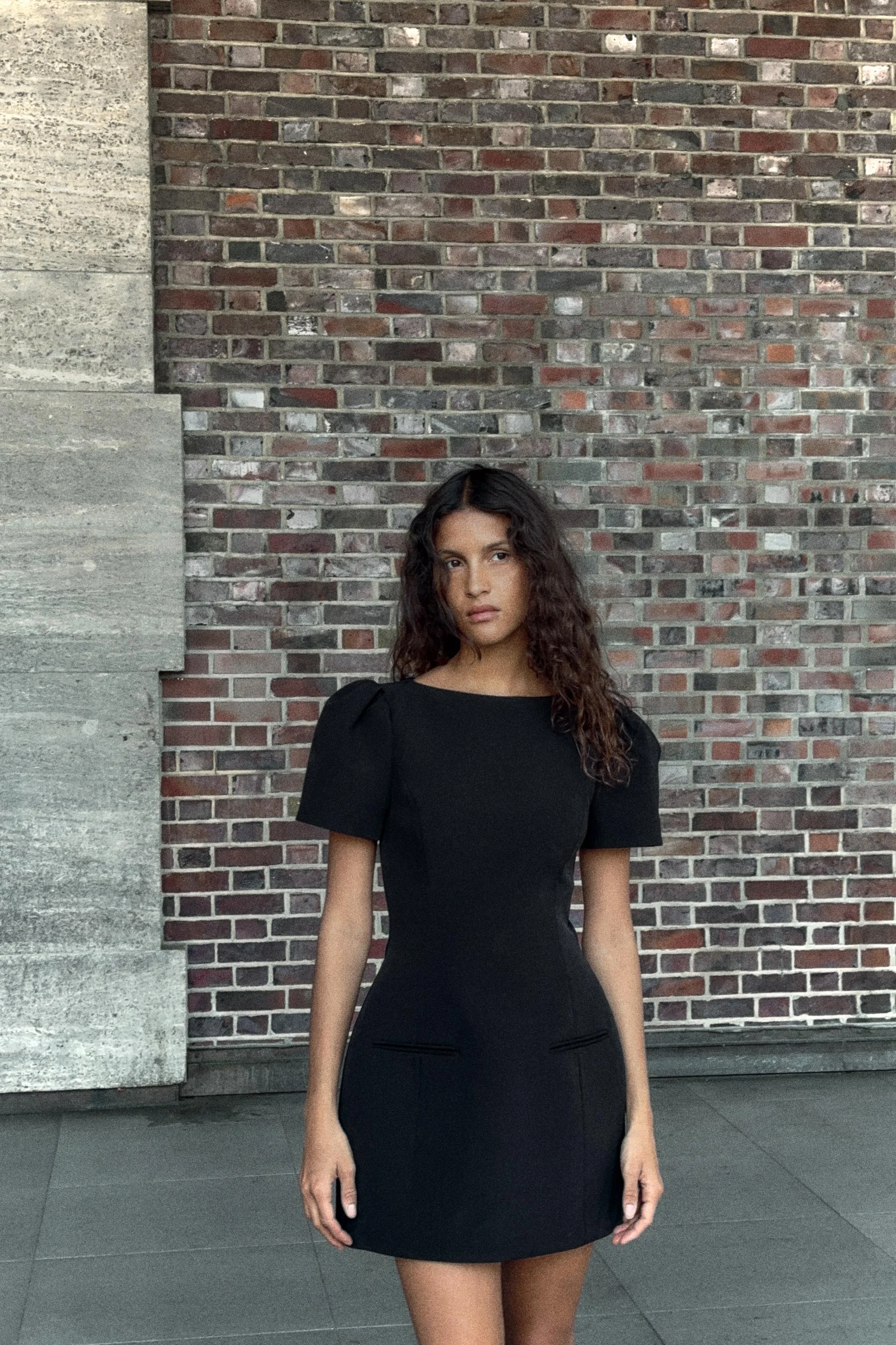 پیراهن کوتاه پلیسه دار با جیب پیراهن کوتاه پلیسه دار با جیب