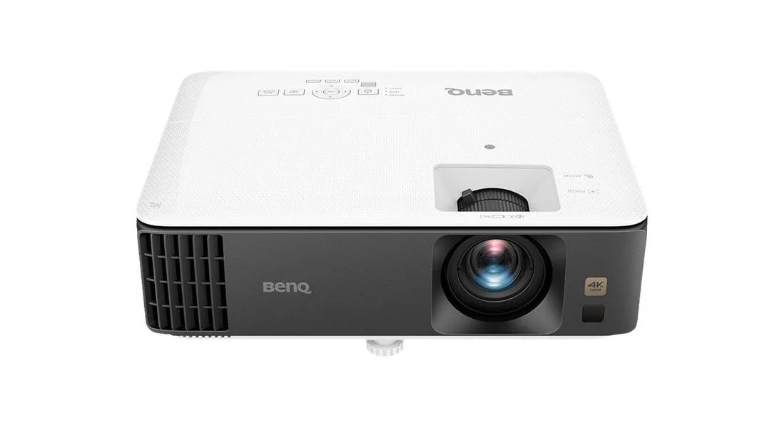 پروژکتور گیمینگ 4K UHD بنکیو TK700، رزولوشن 4K@60Hz، تاخیر ورودی کم 16 میلی‌ثانیه، روشنایی 3200 لومن، 96% Rec.709، نسبت تصویر 16:9، تنظیم کیستون 2D، نسبت زوم 1.3x، DLP، سفید | 9H.JPK77.17J
