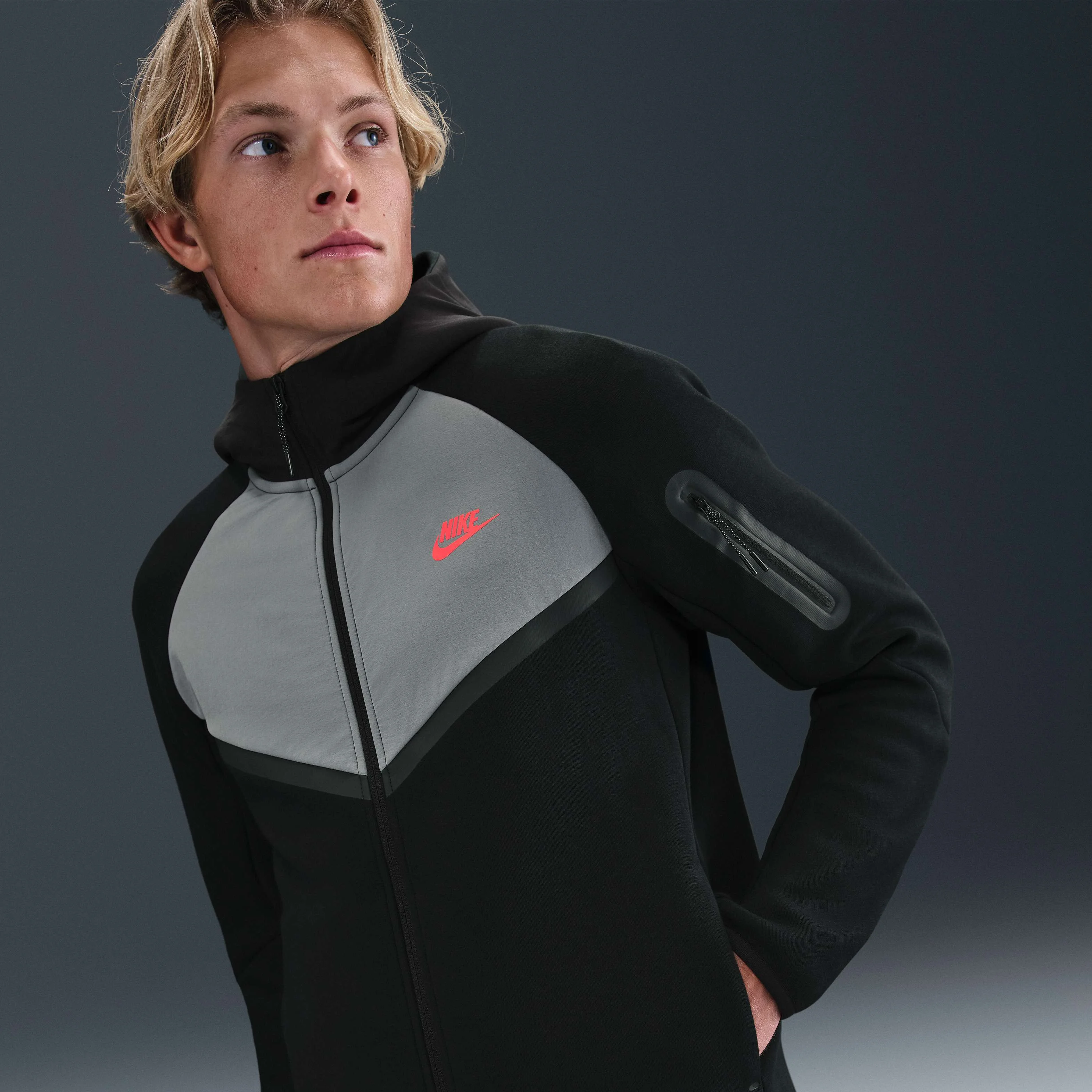 ژاکت پشمی مردانه نایک Tech Windrunner با زیپ کامل