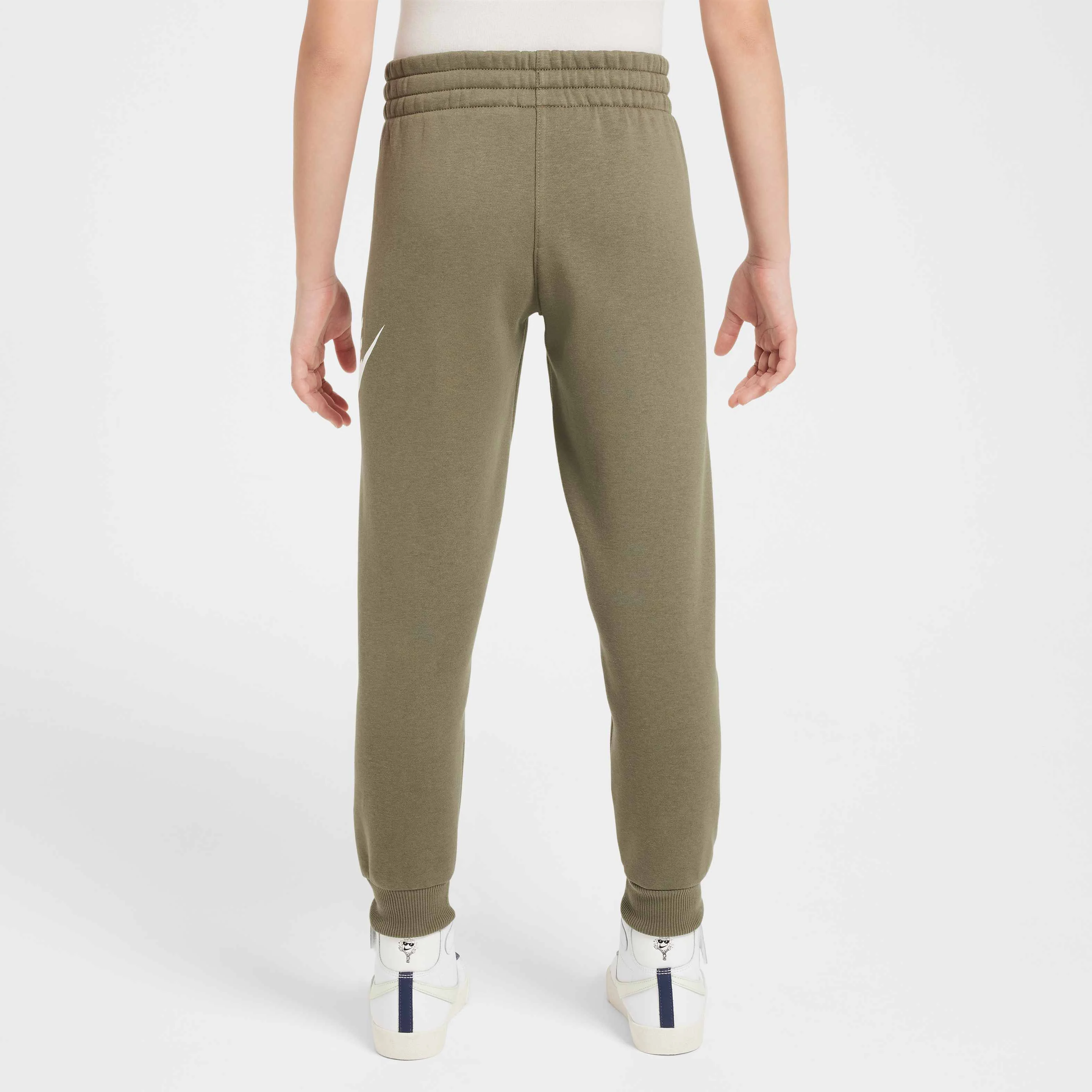 شلوار ورزشی پشمی نایک مدل Club Fleece مناسب برای نوجوانان - زیتونی مدیوم/سفید