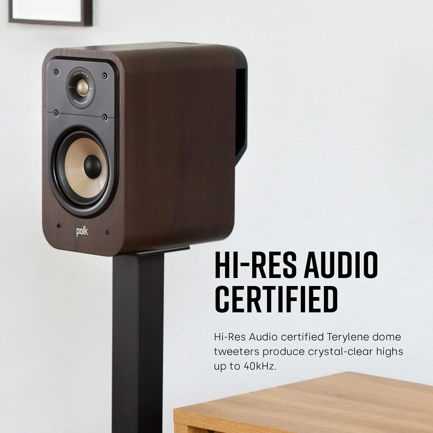 اسپیکر قفسه کتابی Polk Audio Signature Elite ES20 - دارای گواهینامه Hi-Res، سازگار با Dolby Atmos & DTS:X، تیوتر 1 اینچی و ووفر 6.5 اینچی، فناوری Power Port برای بیس قدرتمند (جفت، گردویی مدرن)