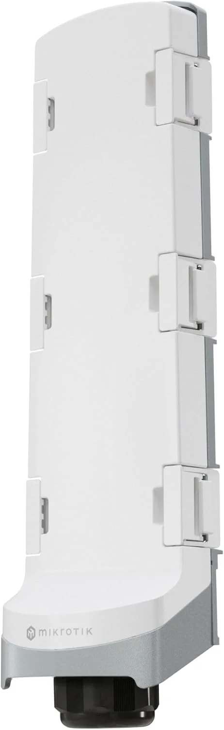 سوئیچ 6 پورت بیرونی MikroTik CSS606-1G-2Gi-3S+Out، دارای 1 پورت گیگابیتی اترنت، 2 پورت ترکیبی گیگابیتی، 3 پورت 10G SFP+، خنک کننده غیرفعال، محفظه ضد آب