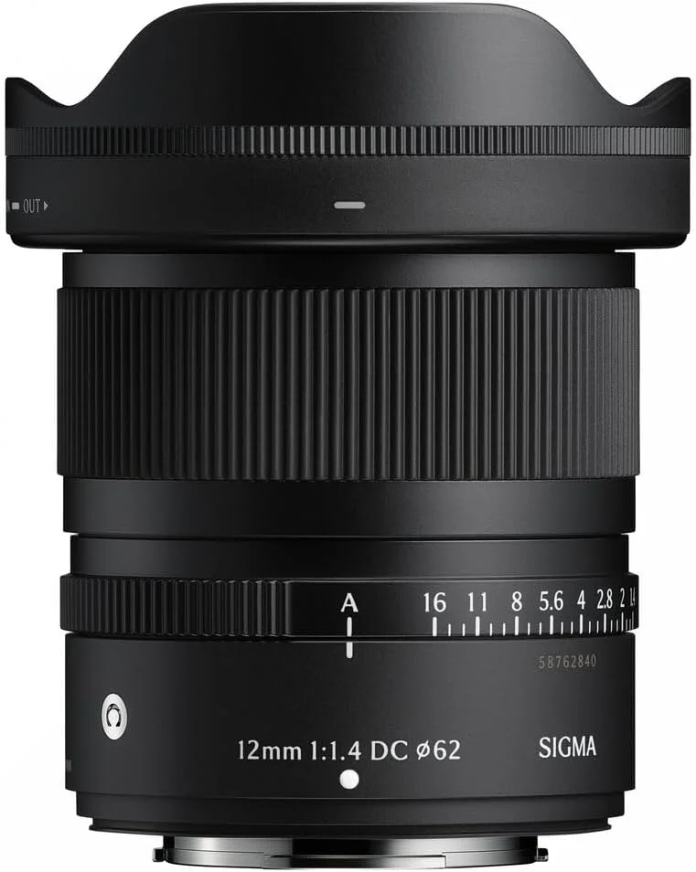 لنز سیگما 12mm f/1.4 DC Contemporary FUJIFILM X (416975) به همراه لوازم جانبی. لنز ایده آل برای عکاسی حرفه ای پرتره، مراسم عروسی، ماجراجویی در فضای داخلی/خارجی، حیات وحش، مسافرت، سافاری و... - تصویر 2