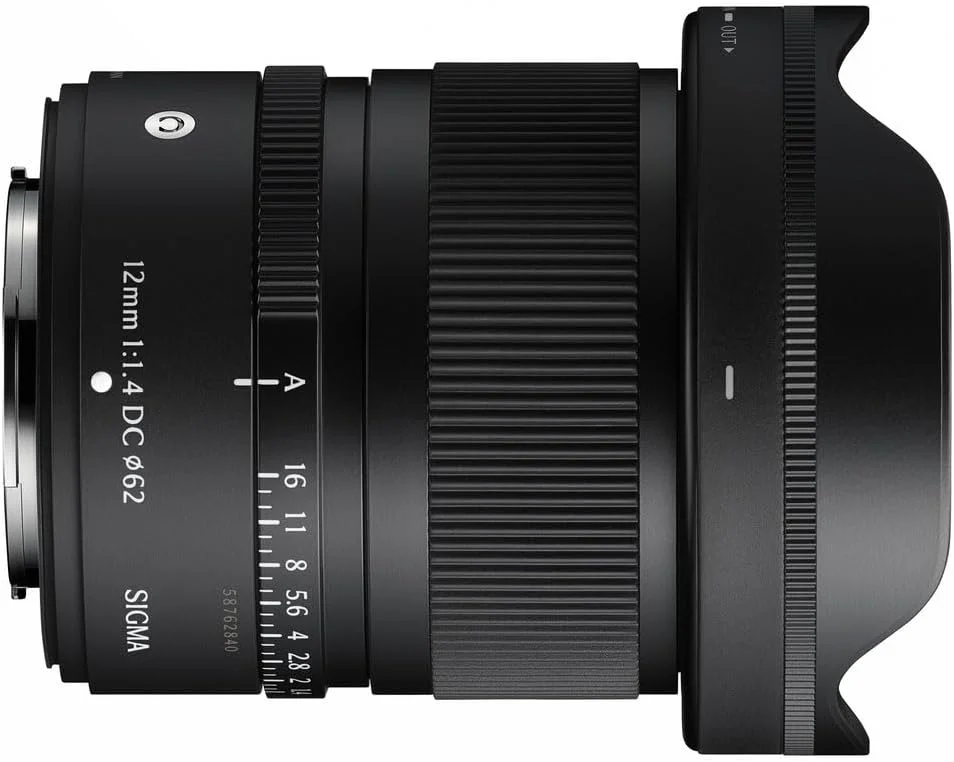 لنز سیگما 12mm f/1.4 DC Contemporary FUJIFILM X (416975) به همراه لوازم جانبی. لنز ایده آل برای عکاسی حرفه ای پرتره، مراسم عروسی، ماجراجویی در فضای داخلی/خارجی، حیات وحش، مسافرت، سافاری و... - تصویر 3