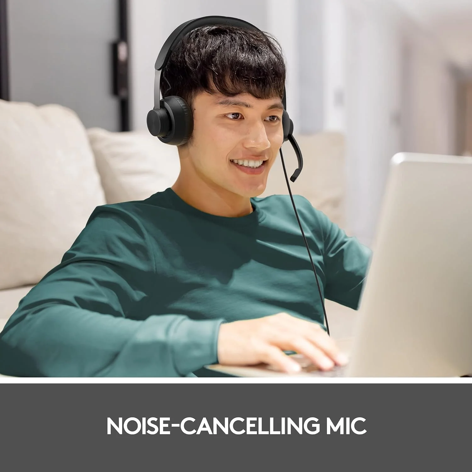 هدست سیمی حذف نویز Logitech Zone، دارای گواهی Microsoft Teams با فناوری پیشرفته میکروفون حذف نویز برای محیط های اداری باز، USB-C با آداپتور USB-A، گرافیت.